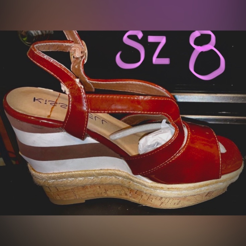 Kiss and tell size 8 wedges